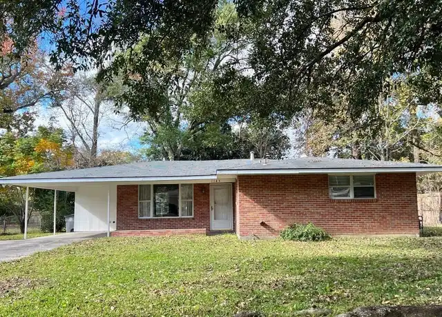 Property at 1145 Highland Park Dr, Baton Rouge, LA, 70808, 3 beds, 2 baths, [object Object]