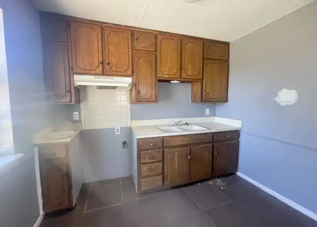 Property at 104 S Belleview St Unit B, Amarillo, TX, 79106, 2 beds, 1 bath, [object Object]