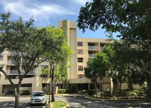 Property at 901 Hillcrest Dr #401, Hollywood, FL, 33021, 2 beds, 2 baths, [object Object]
