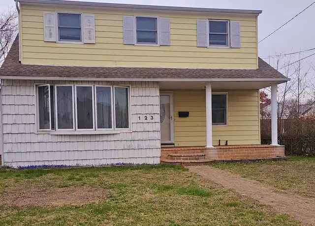 Property at 123 Gracie Dr, North Babylon, NY, 11703, 2 beds, 1 bath, [object Object]