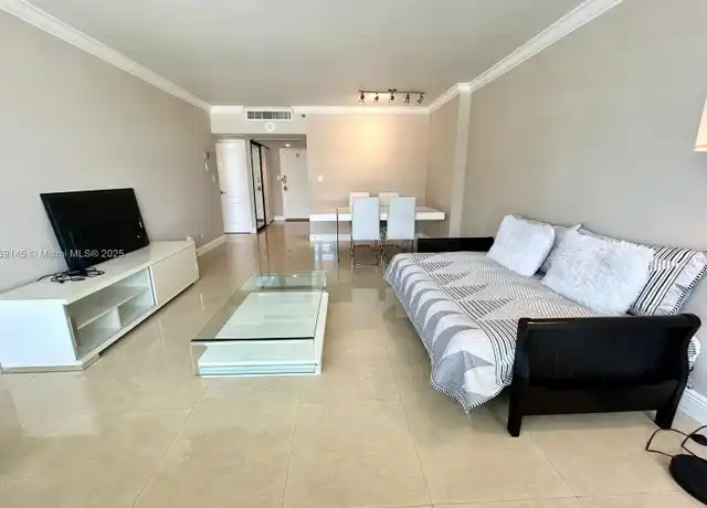Property at 100 Lincoln Rd #1010, Miami Beach, FL, 33139, 1 bed, 1 bath, [object Object]