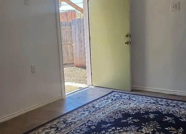 Property at 2805 33rd St, Lubbock, TX, 79410, 1 bed, 1 bath, [object Object]