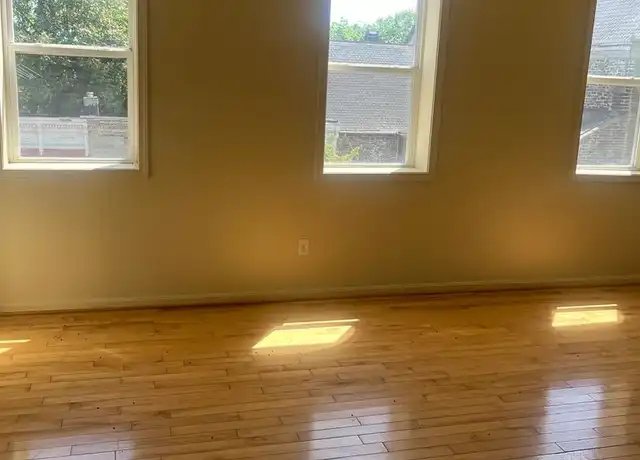 Property at 226 N Carey St Apt 3, Baltimore, MD, 21223, 2 beds, 1 bath, [object Object]