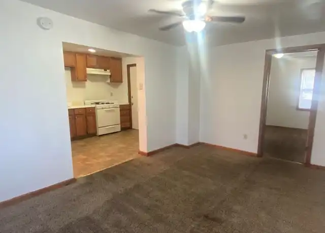 Property at 1746 Chatham St Unit Lower rear, Racine, WI, 53402, 1 bed, 1 bath, [object Object]