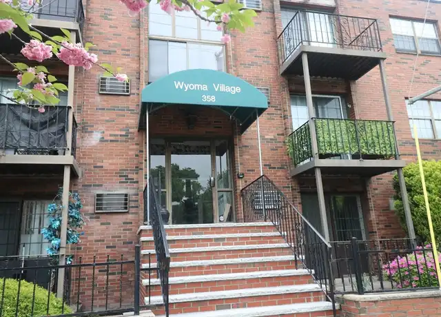 Property at 358 Broadway #22, Lynn, MA, 01904, 2 beds, 1 bath, [object Object]