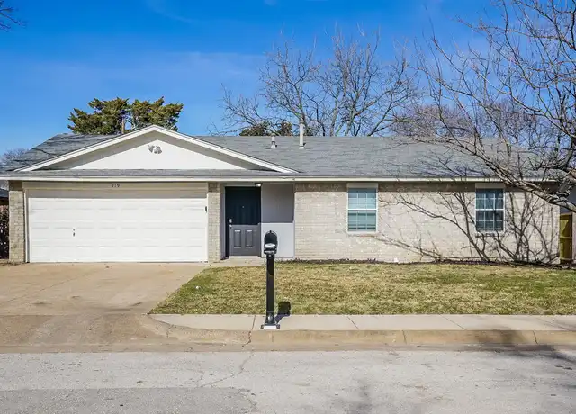 Property at 919 Bennett St, Cedar Hill, TX, 75104, 3 beds, 2 baths, [object Object]