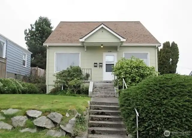 Property at 4725 35th Ave SW Unit B, Seattle, WA, 98126, 2 beds, 1 bath, [object Object]