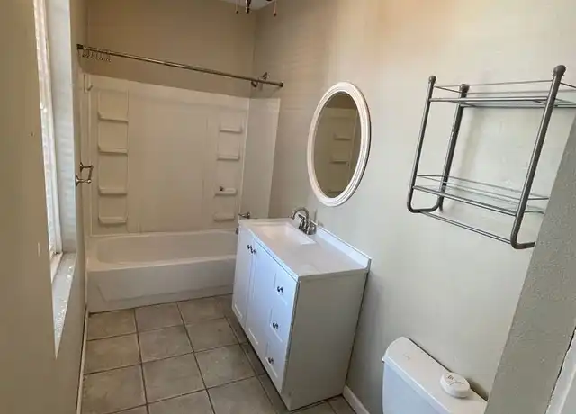 Property at 715 Henry St Unit A, Alton, IL, 62002, 1 bed, 1 bath, [object Object]