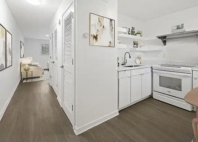 Property at Hale Nani - 1100 Seagate Ave, Neptune Beach, FL, 32266, 2 beds, 1-2 bath, [object Object]