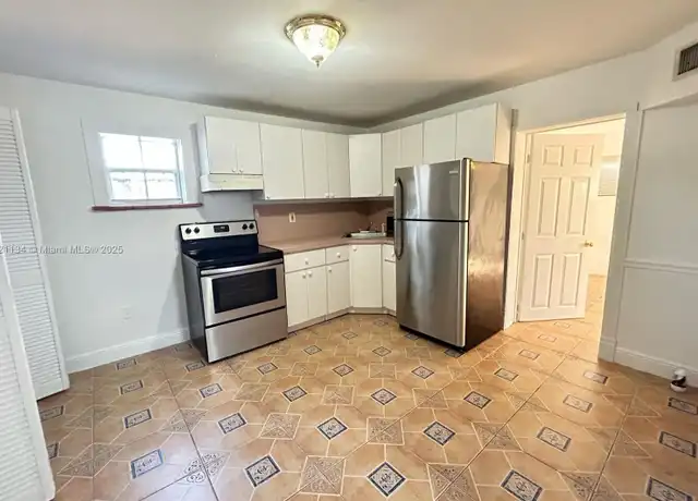 Property at 1919 Thomas St Unit 3, Hollywood, FL, 33020, 1 bed, 1 bath, [object Object]