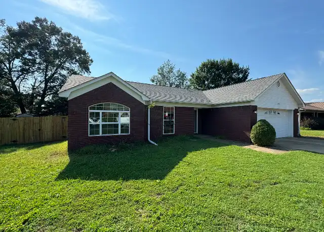 Property at 2006 S Ithaca Ave, Russellville, AR, 72802, 3 beds, 2 baths, [object Object]