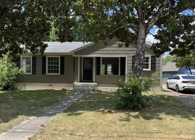 Property at 2426 4th Ave E, Tuscaloosa, AL, 35401, 3 beds, 2 baths, [object Object]