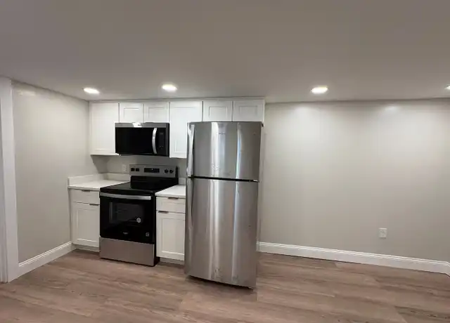 Property at 1525 Memorial Ave SW Apt F, Roanoke, VA, 24015, 1 bed, 1 bath, [object Object]