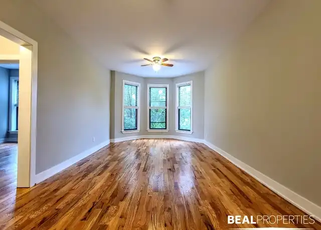 Property at 639 W Oakdale Ave Unit 2, Chicago, IL, 60657, 3 beds, 1 bath, [object Object]