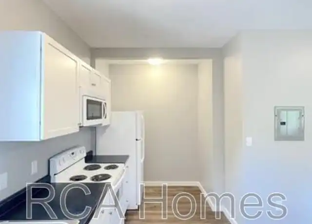 Property at 3519 Balsam Ave Unit 5, Indianapolis, IN, 46205, 1 bed, 1 bath, [object Object]