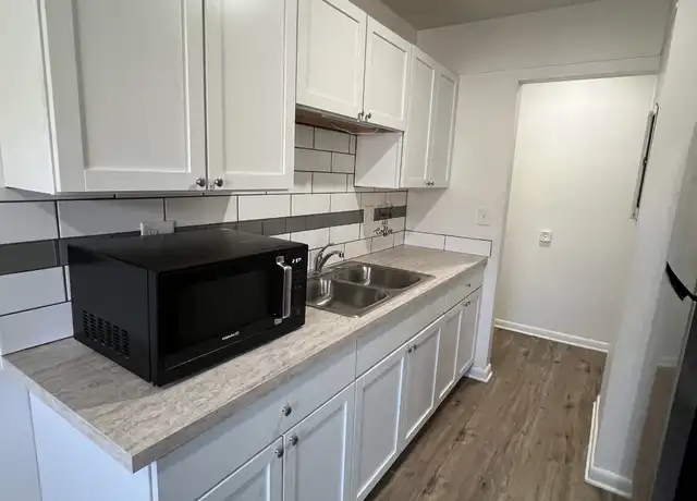 Property at 2009 W Holmes Rd, Lansing, MI, 48910, 2 beds, 1 bath, [object Object]