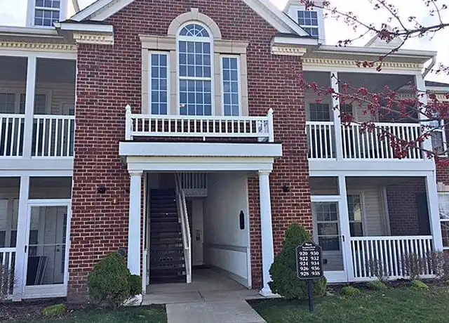 Property at 926 W Summerfield Glen Cir, Ann Arbor, MI, 48103, 2 beds, 2 baths, [object Object]