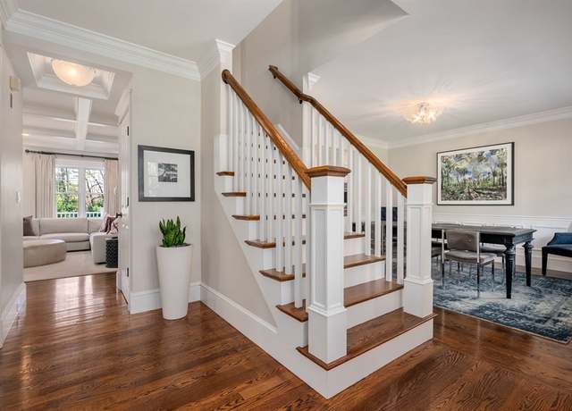 Photo of 76 Oxbow Rd, Wayland, MA 01778