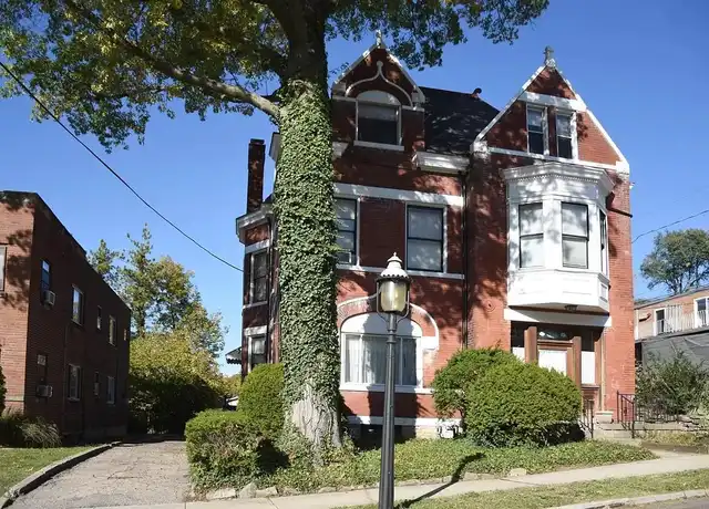 Property at 238 Senator Pl Unit 1, Cincinnati, OH, 45220, 2 beds, 1.5 baths, [object Object]
