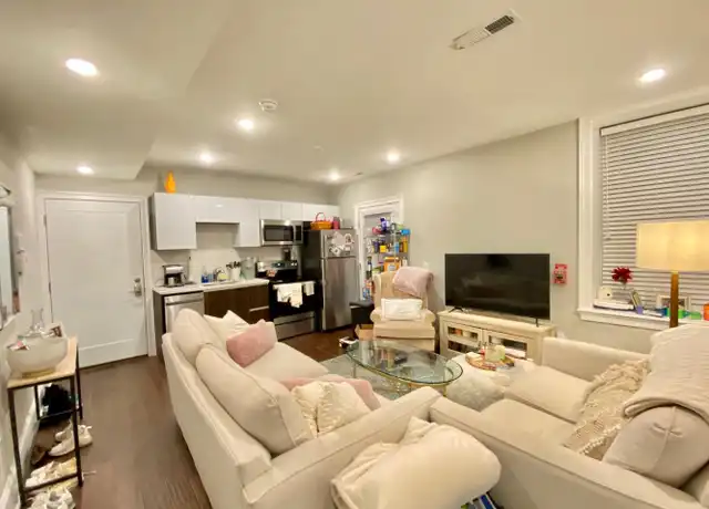 Property at 2010 Walnut St Unit B02, Philadelphia, PA, 19103, 2 beds, 1 bath, [object Object]