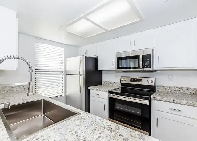 Property at Summer Place - 445 W Nees Ave, Fresno, CA, 93711, 1-2 bed, 1-2 bath, [object Object]
