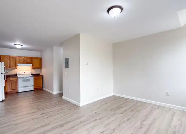 Property at 990 Wethersfield Ave #101, Hartford, CT, 06114, 1 bed, 1 bath, [object Object]