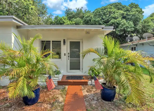 Property at 886 NE 134th St, North Miami, FL, 33161, 2 beds, 1 bath, [object Object]