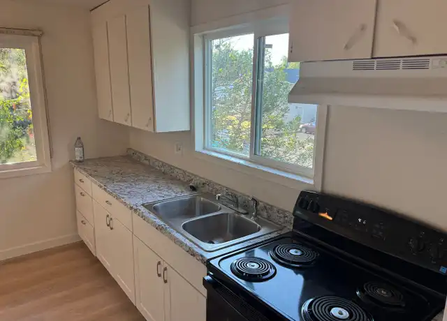 Property at 630 Pioneer Pkwy W Unit 14, Springfield, OR, 97477, 2 beds, 1 bath, [object Object]