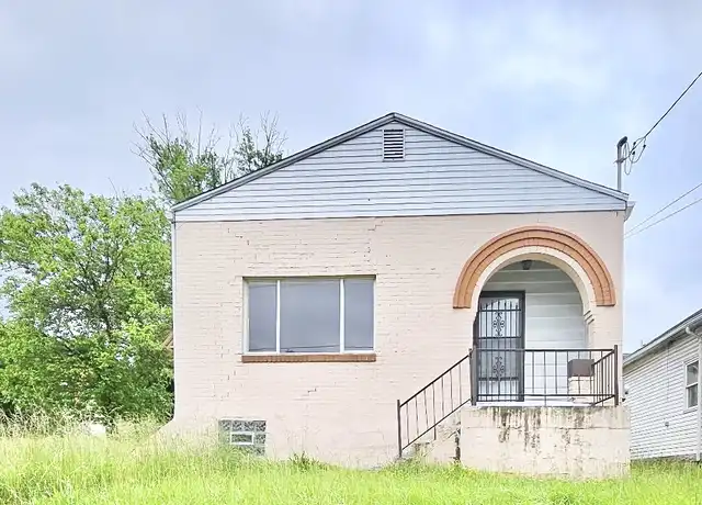 Property at 415 N 4th St Unit 1, Clairton, PA, 15025, 2 beds, 1 bath, [object Object]
