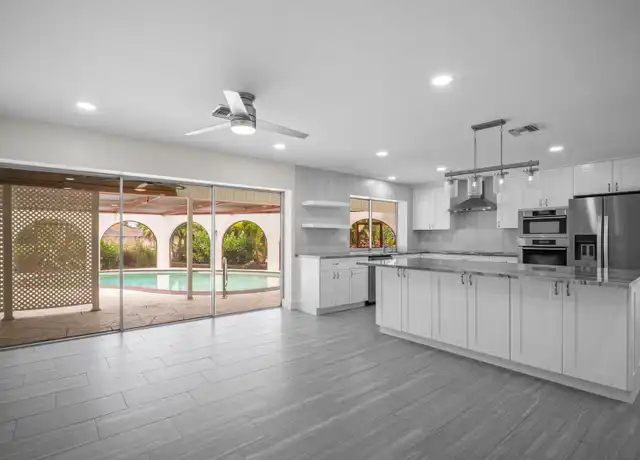 Property at 538 Fairway Ter, Naples, FL, 34103, 4 beds, 2 baths, [object Object]