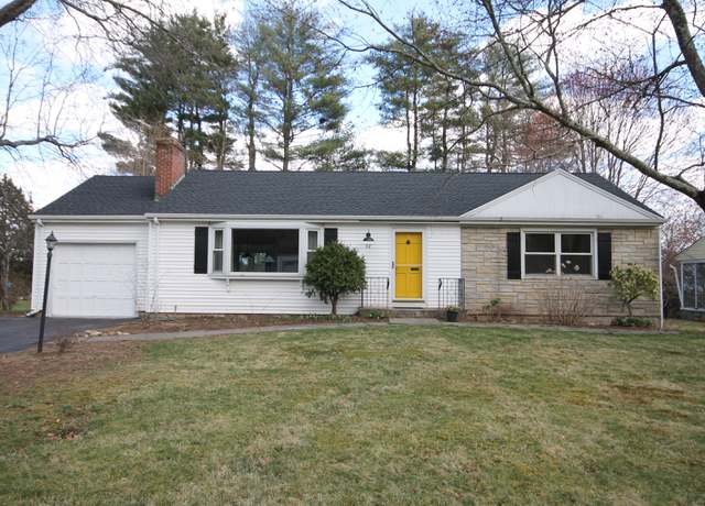 Photo of 48 Meadow Farms Rd, West Hartford, CT 06107
