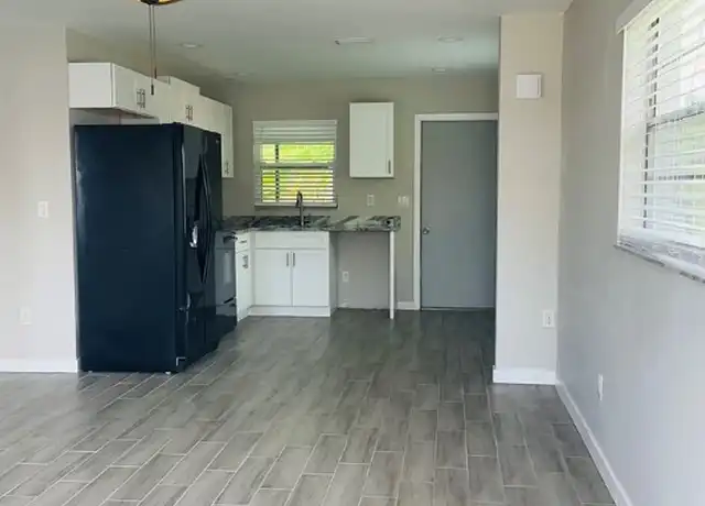Property at 1120 Southdale Rd, Fort Myers, FL, 33919, 2 beds, 1 bath, [object Object]