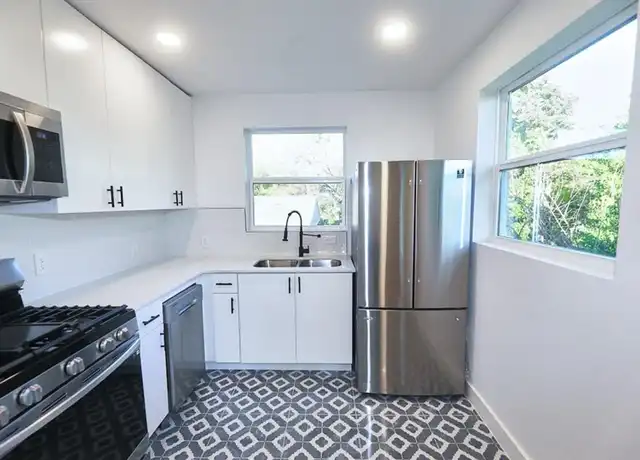 Property at 3300 Tom Green St Unit 5, Austin, TX, 78705, 2 beds, 1 bath, [object Object]