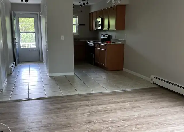 Property at 61475 11 Mile Rd Unit 10, South Lyon, MI, 48178, 2 beds, 1 bath, [object Object]