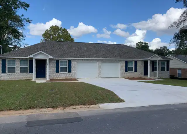Property at 608 Lee Ave Unit B, Crestview, FL, 32539, 2 beds, 2 baths, [object Object]