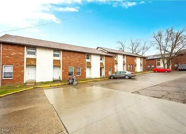 Property at 201 Burton Dr Apt 12, Cadiz, OH, 43907, 2 beds, 1 bath, [object Object]