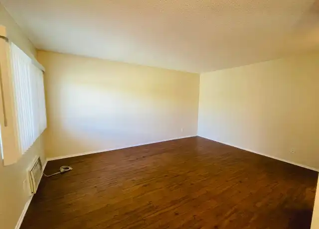 Property at 7548 Lexington Ave Unit 10, West Hollywood, CA, 90046, 2 beds, 1 bath, [object Object]