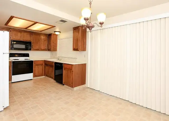 Photo of 2929 M St, Merced, CA 95348