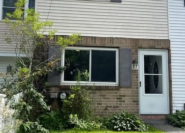 Property at 27 Wooded Way, Calverton, NY, 11933, 2 beds, 1.5 baths, [object Object]