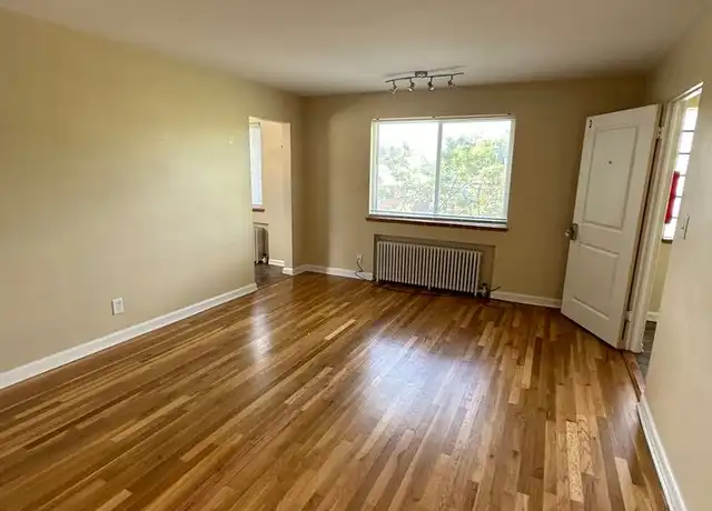 Property at 111 W 7th Ave Unit 3, Cheyenne, WY, 82001, 2 beds, 1 bath, [object Object]