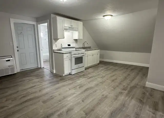 Property at 1870 Purchase St Unit 8, New Bedford, MA, 02740, 2 beds, 1 bath, [object Object]