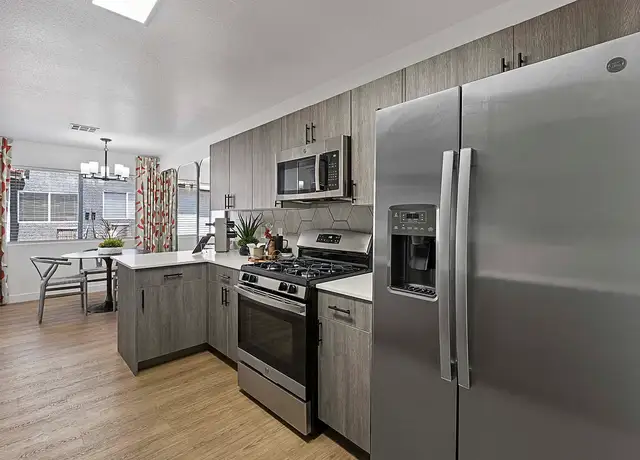 Photo of 540 W Horizon Ridge Pkwy, Henderson, NV 89012