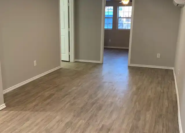 Property at 3113 22nd St, Lubbock, TX, 79410, 1 bed, 1 bath, [object Object]