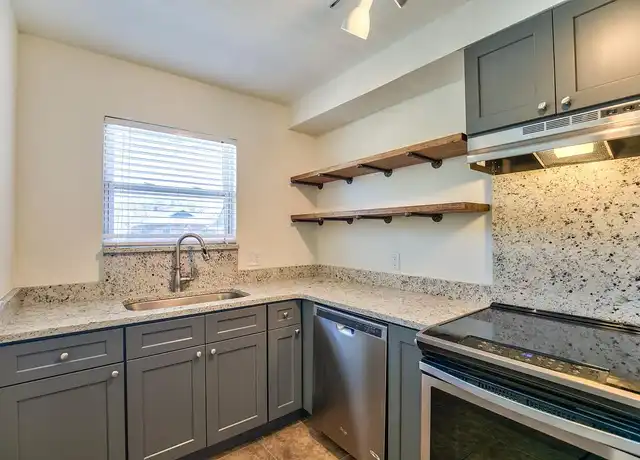 Property at Midtown Place Apartments - 415 N Gadsden St, Tallahassee, FL, 32301, 1-2 bed, 1-1.5 bath, [object Object]