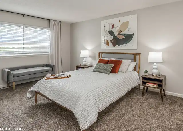 Property at Kenilworth Apartments - 4120 W 94th Ter, Prairie Village, KS, 66207, 1-2 bed, 1-2 bath, [object Object]