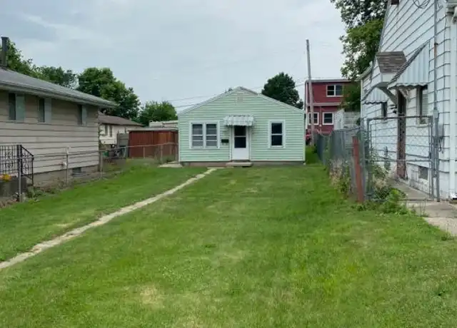 Property at 2049 N Gale Ave, Peoria, IL, 61604, 2 beds, 1 bath, [object Object]