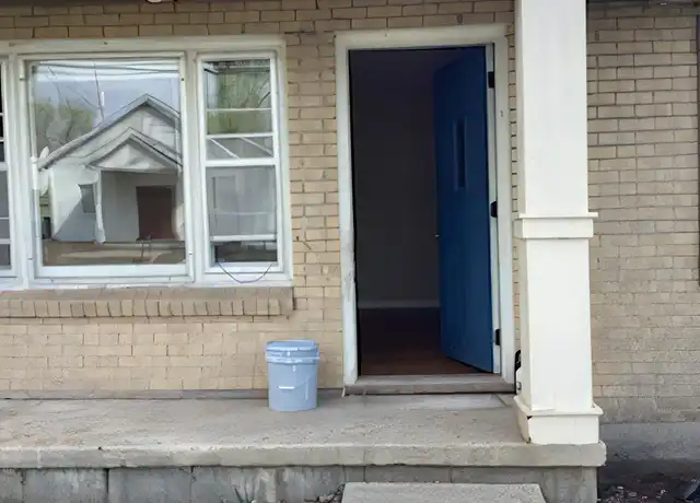 Property at 11 W 11th St, Eudora, KS, 66025, 3 beds, 1 bath, [object Object]