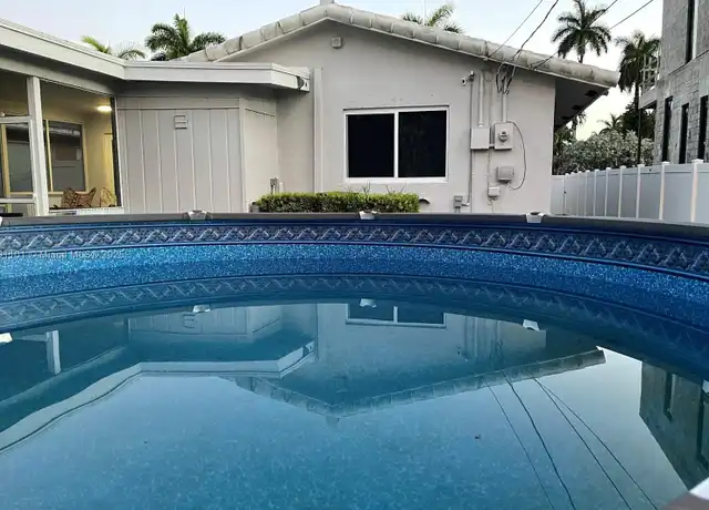Property at 1020 Hollywood Blvd, Hollywood, FL, 33019, 3 beds, 2 baths, [object Object]