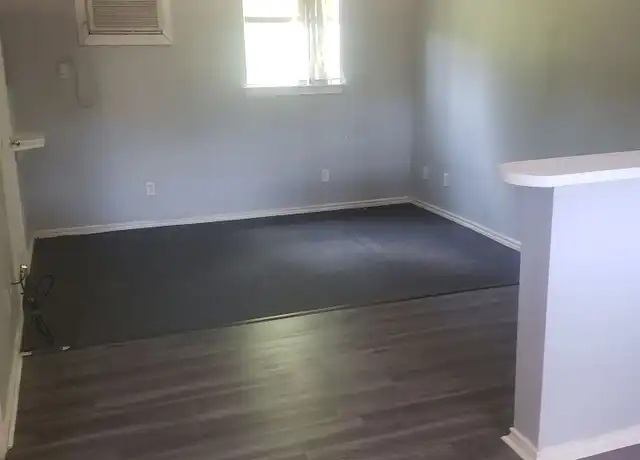 Property at 1976 Quality Blvd, Huntsville, TX, 77320, 0 beds, 1 bath, [object Object]