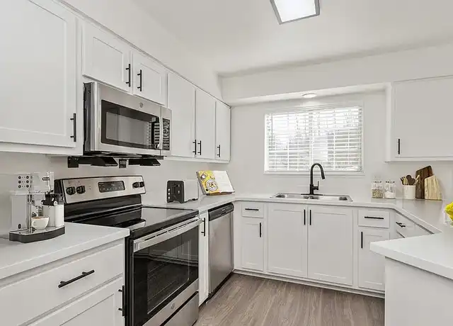 Property at Arrive West Linn - 4001 Robin Pl, West Linn, OR, 97068, 1-2 bed, 1-2 bath, [object Object]